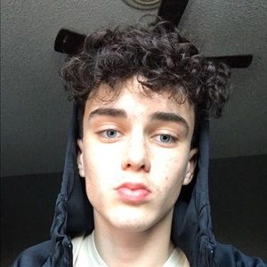 Meet your Posher, Devin